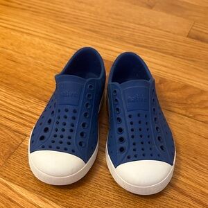 Native Kids Water Shoes - Navy and White (C9)